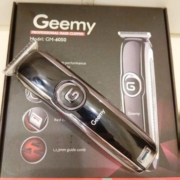 ماشین اصلاح موی سر و صورت جیمی مدل GM-6050، نمایشگر وضعیت باتری، منبع انرژی با برق، تکنولوژی اصلاح به صورت برش مستقیم، اندازه اصلاح 0.1 میلیمتر، بههمراه روغن، برس تمیزکننده