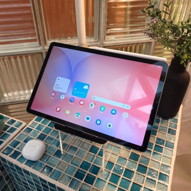 تبلت 10.9 اینچ سامسونگ مدل Galaxy Tab S10 Lite 5G با ظرفیت 128 گیگابایت و رم 6 گیگابایت، قابلیت پشتیبانی از سیم کارت، رزولوشن دوربین اصلی ۸ مگاپیکسل، پشتیبانی از قلم