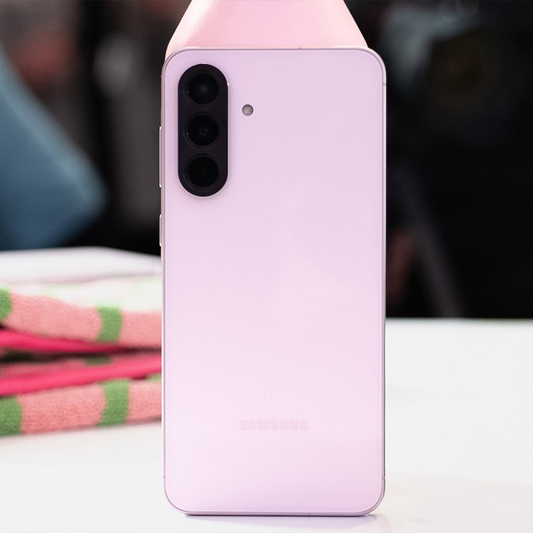 گوشی موبایل سامسونگ مدل Galaxy A56 دو سیم کارت ظرفیت 128 گیگابایت و رم 8 گیگابایت - ویتنام